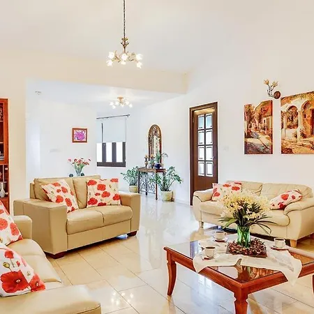 In Sleeps 6 Includes Swimming Pool Air Con And Wifi 0 * ネオ・チョリオ