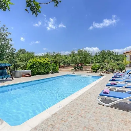 In Sleeps 6 Includes Swimming Pool Air Con And Wifi 0 * ネオ・チョリオ