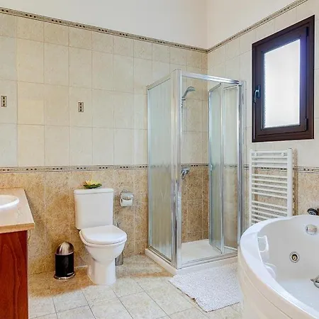In Sleeps 6 Includes Swimming Pool Air Con And Wifi 0 ヴィラ ネオ・チョリオ