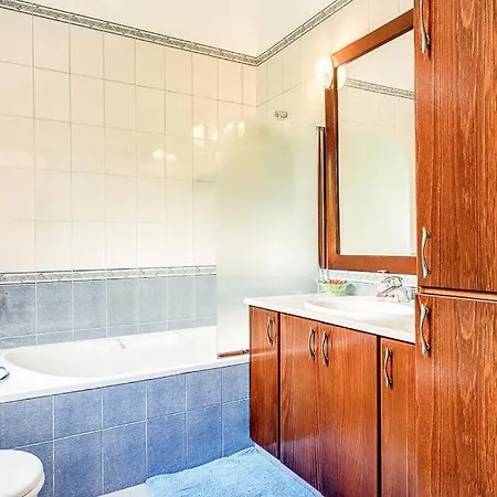 In Sleeps 6 Includes Swimming Pool Air Con And Wifi 0 * ネオ・チョリオ